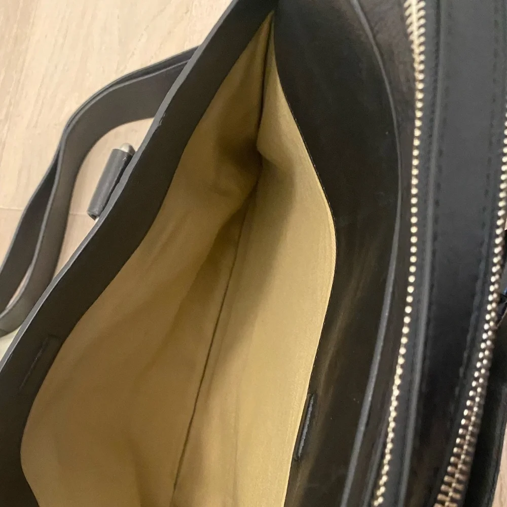 Cole Haan Unisex Black Leather Bag / Messenger / Laptop / Briefcase Silver